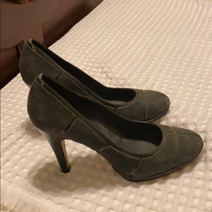 Franco Sarto gray suede heels